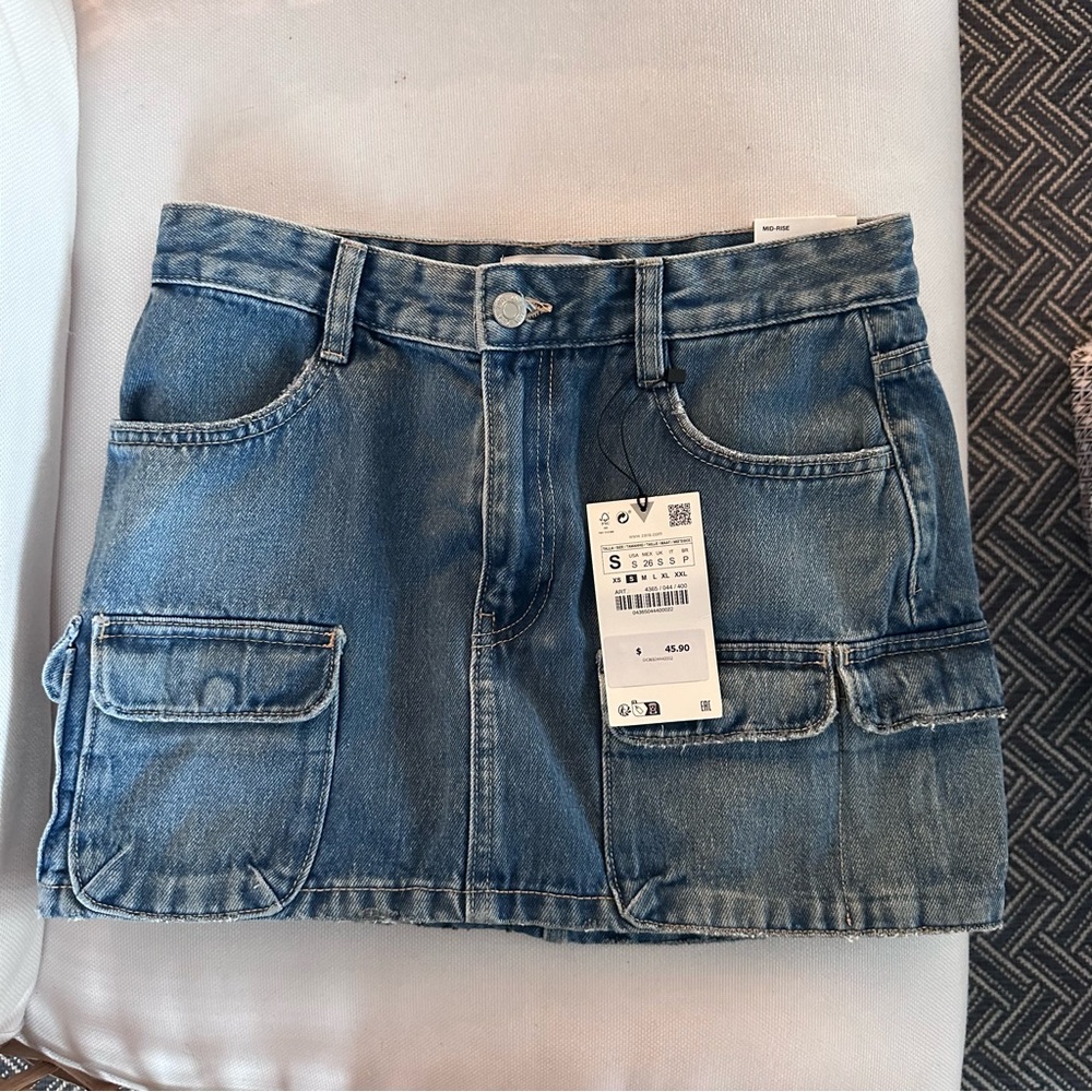 NWT Zara Mid Rise Jean Skirt
